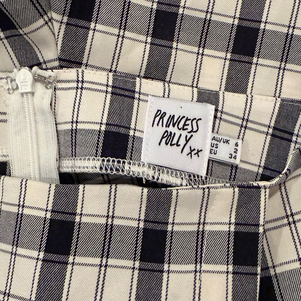 PRINCESS POLLY
Breanna Check Shorts In Black / White - Picture 5 of 5